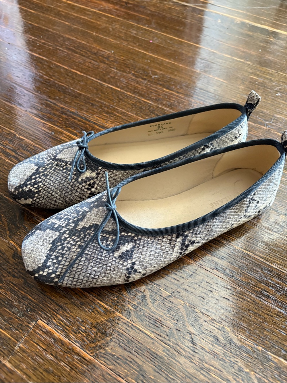 EVERLANE Gray Snake-Print Ballet Flats